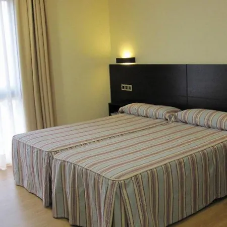 Hotel Amenal 2*